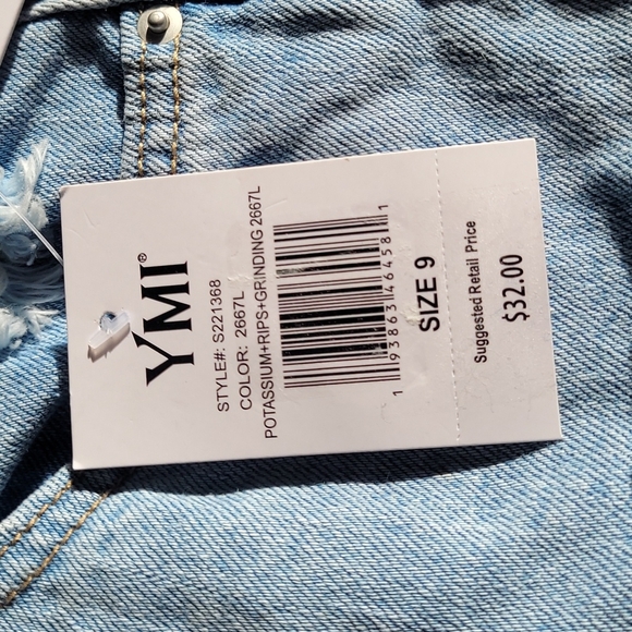 YMI Demi Shorts, Size 9/29 - Picture 7 of 8